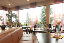 Laden Sie das Bild in den Galerie-Viewer, Erinnerungen an letztes Jahr bei der Tankstelle im Restaurant... Kurzgeschichte interationale Fassung by Ralf Christoph Kaiser